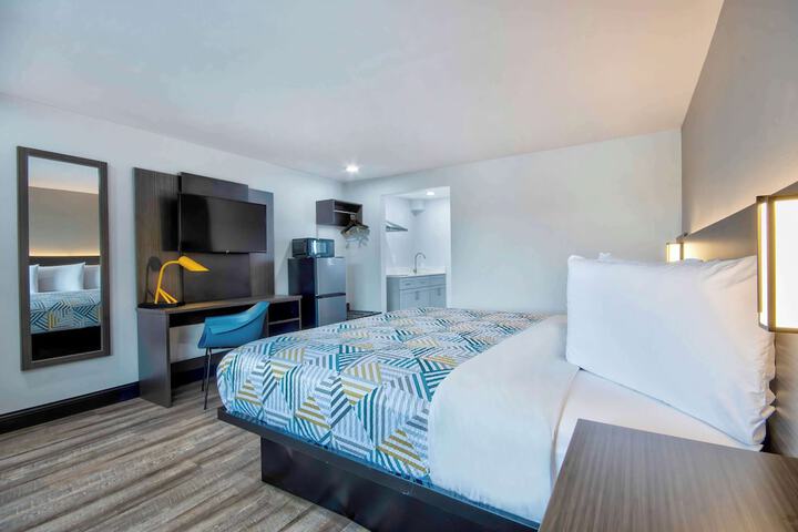 Room 15 of 27