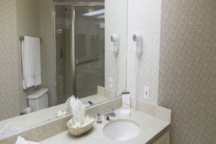 Room 4 of 38