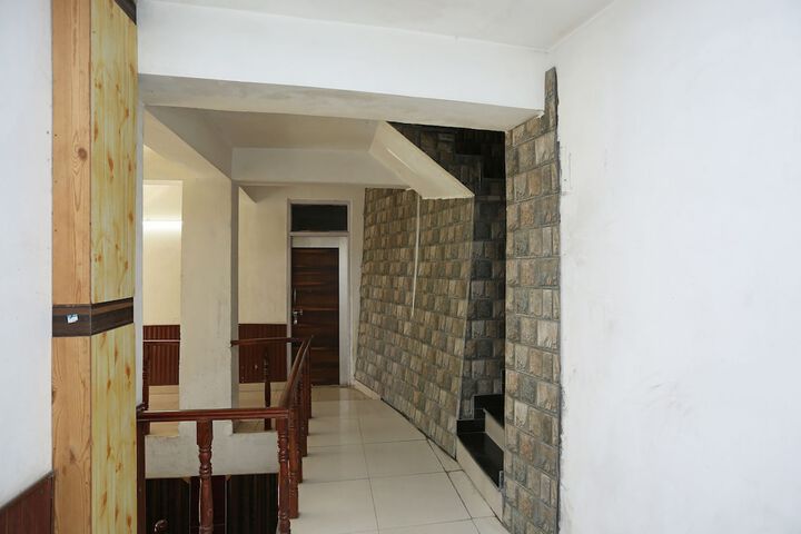 Hotel Interior 4 of 37