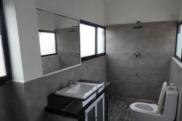 Room 4 of 20