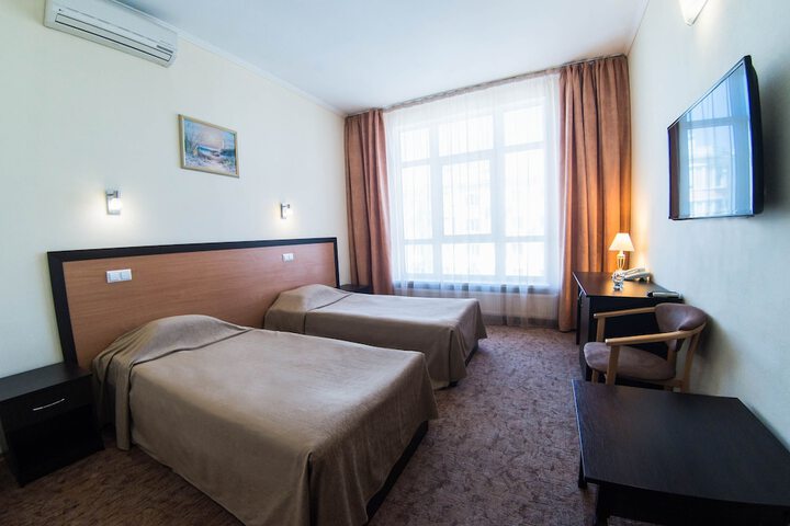 Room 16 of 40