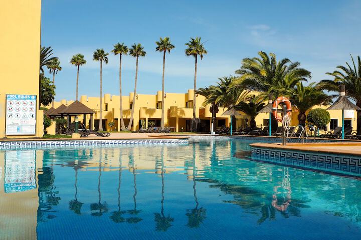 Hotel Pool
