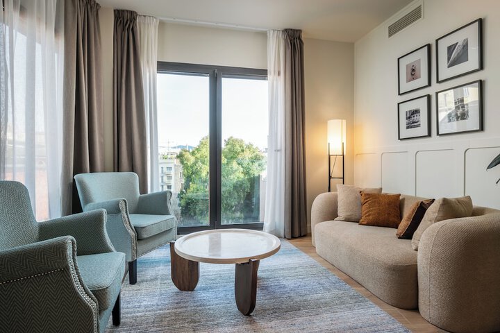 Room 10 of 60