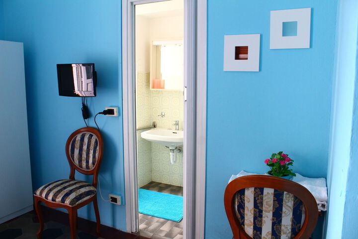 Room 105 of 107