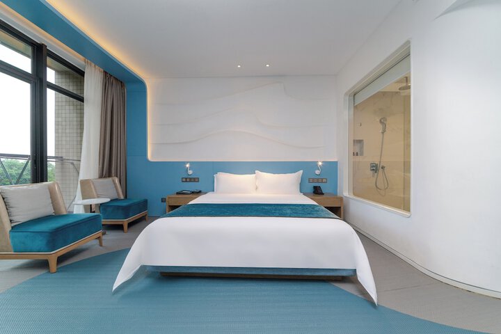 Room 9 of 27