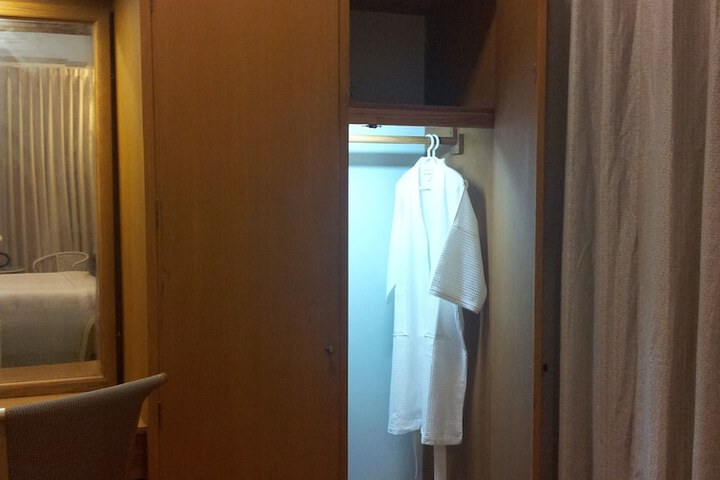 Room 5 of 57
