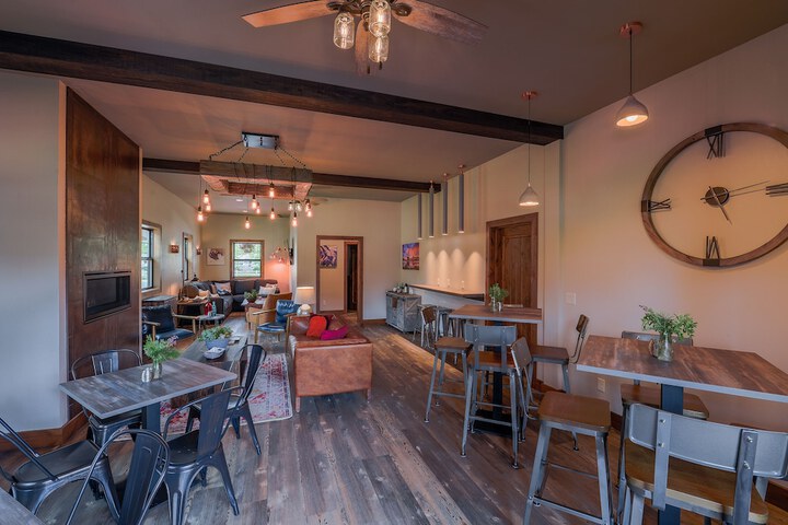 Breakfast/Coffee Service 37 of 46