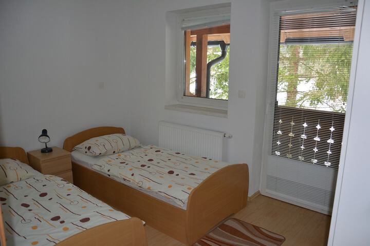 Room 3 of 32