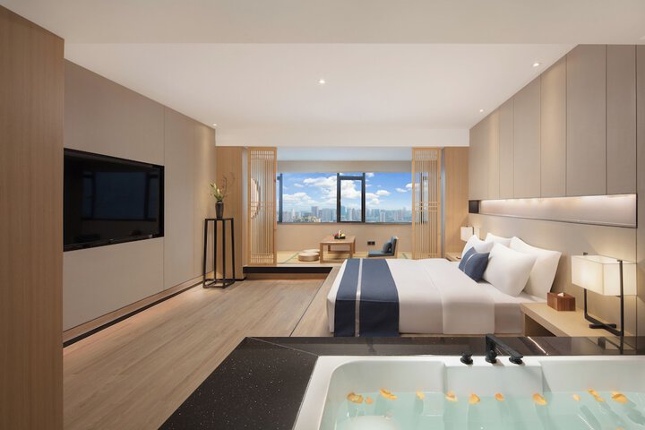 Room 21 of 31