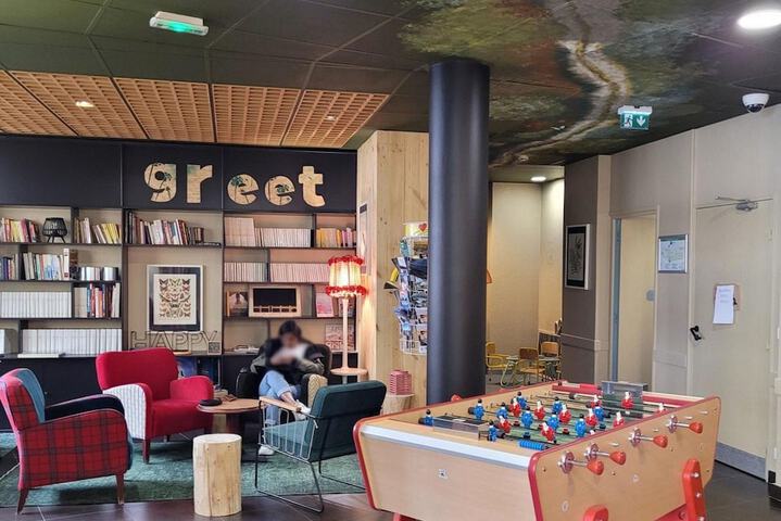 Guest Lobby
