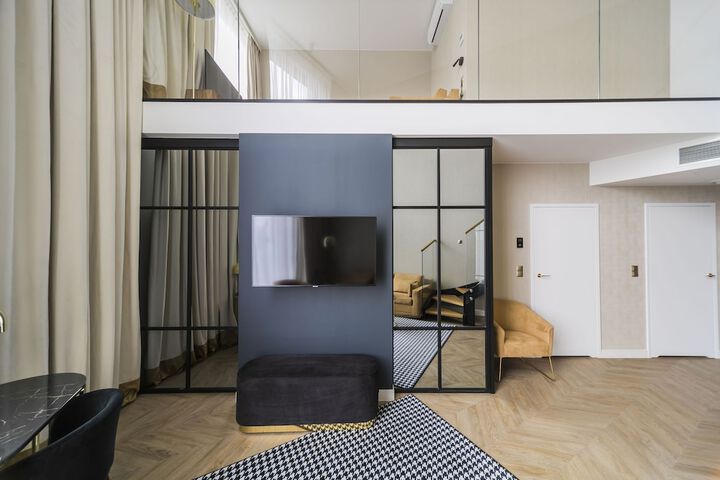 Room 65 of 170