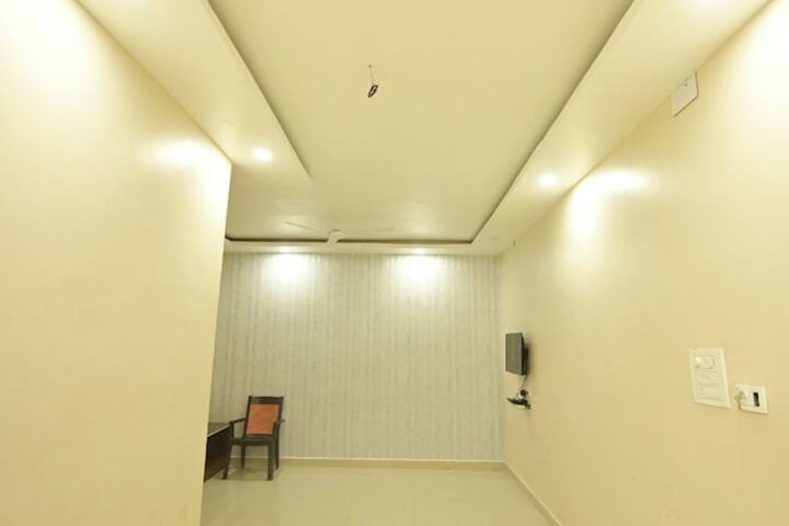 Room 25 of 90