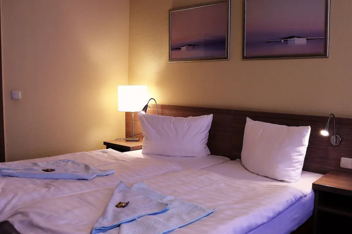 Room 2 of 14