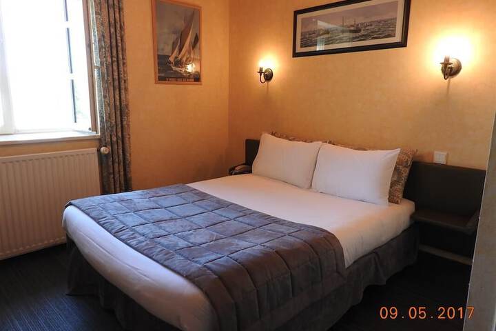 Room 5 of 47