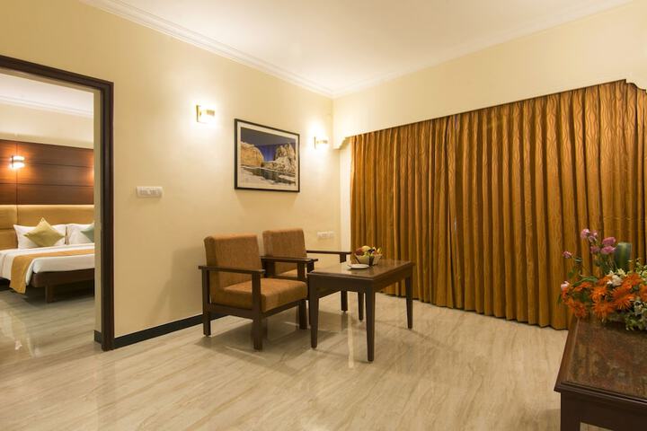 Room 6 of 38