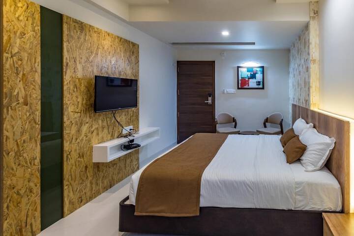Room 13 of 53