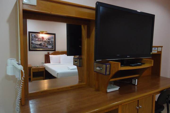 Room 14 of 50