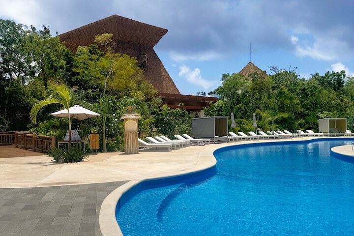 Pool 51 of 103