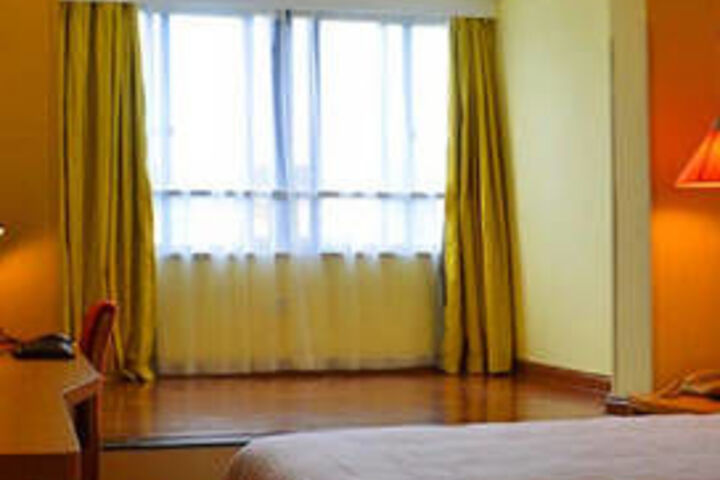 Room 14 of 20
