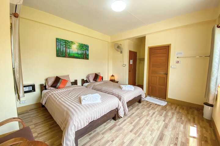 Room 8 of 62