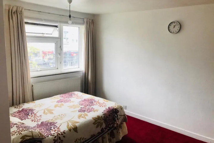 Room 2 of 7