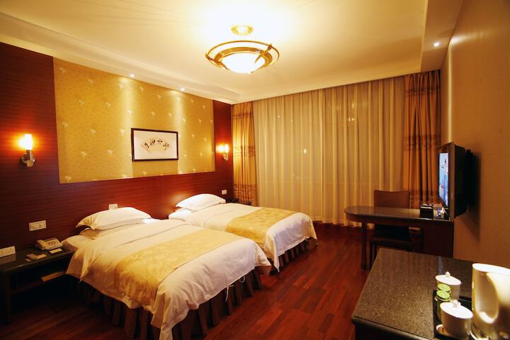 Room 5 of 51