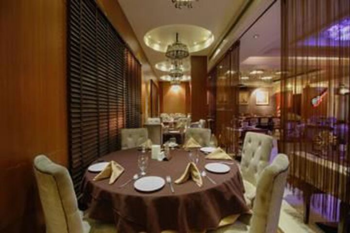 Dining 17 of 18
