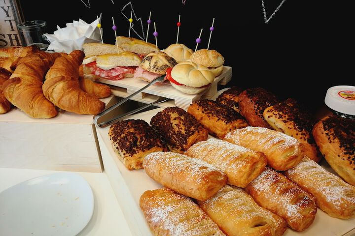 Breakfast/Coffee Service 47 of 69