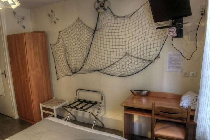 Room 11 of 64