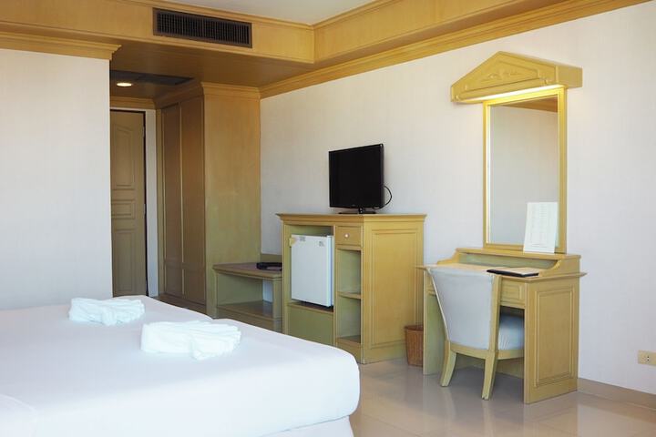 Room 14 of 50