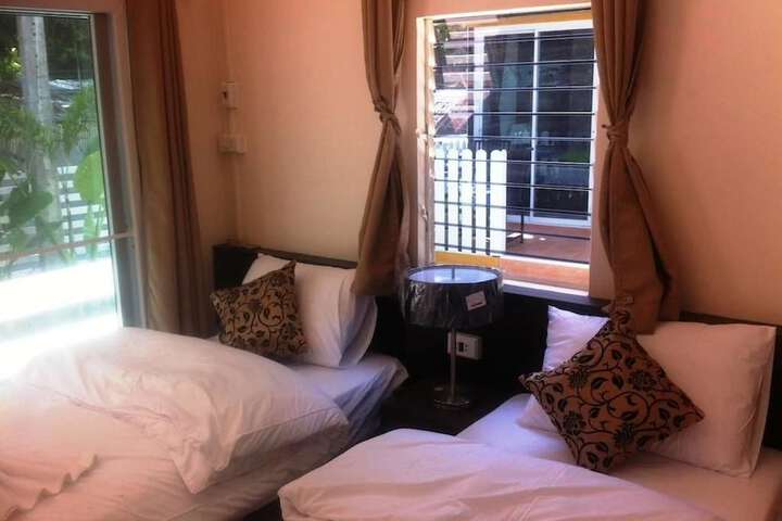 Room 13 of 70
