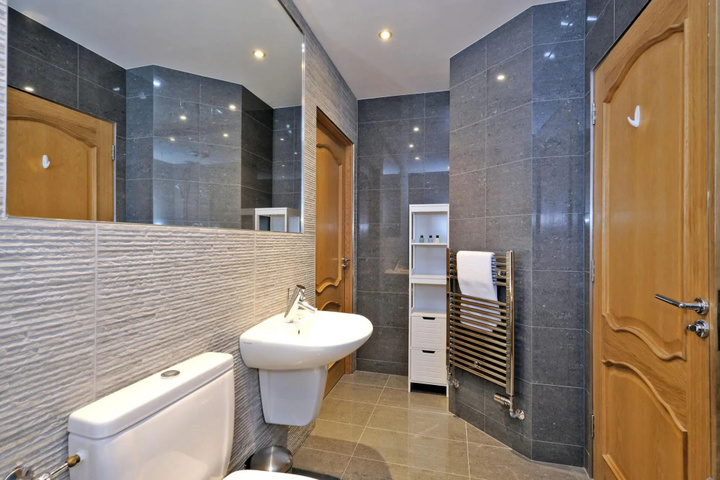 Enchanting Home With Furnished Balcony in Cults Scotland