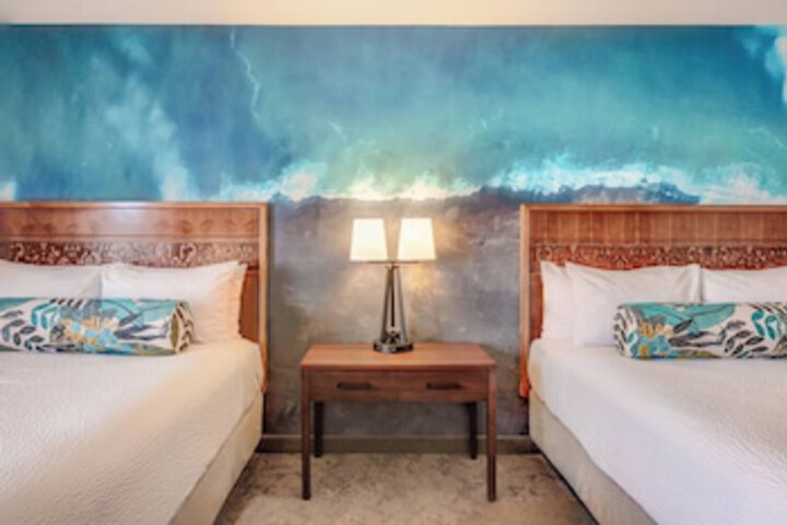 Room 64 of 435