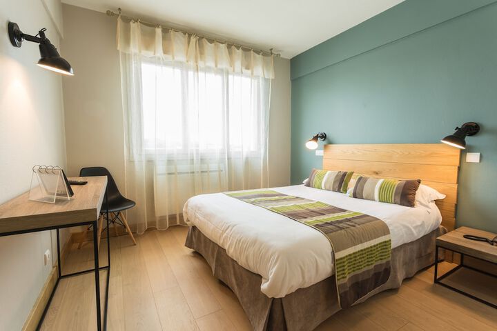 Room 8 of 34