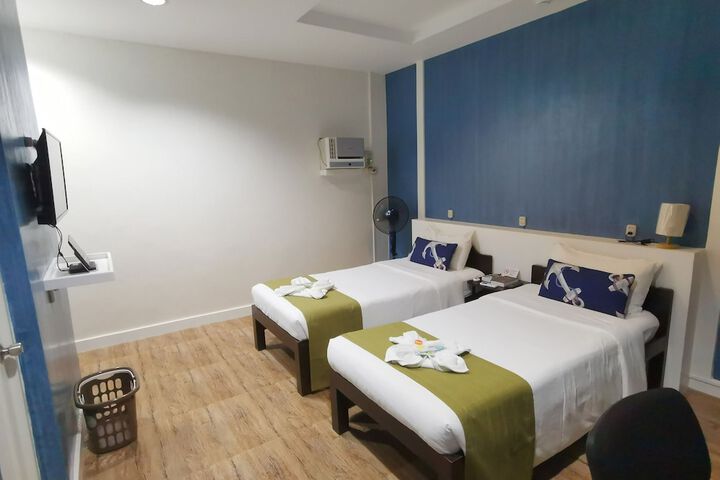 Room 14 of 125