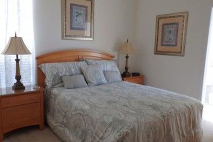 Room 9 of 32