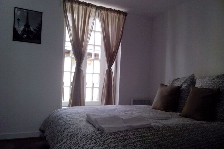 Room 5 of 7