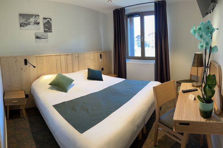 Room 9 of 66