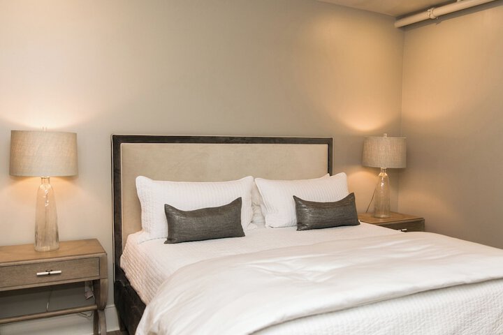 Room 42 of 371