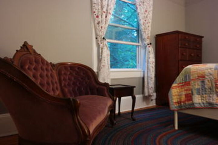 Room 18 of 38