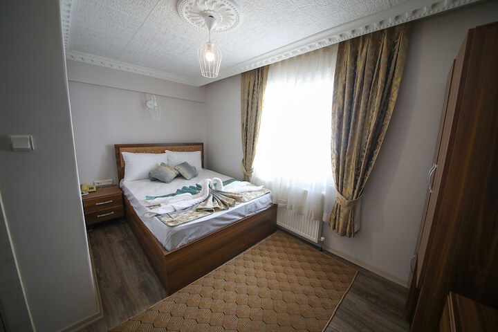 Room 8 of 40