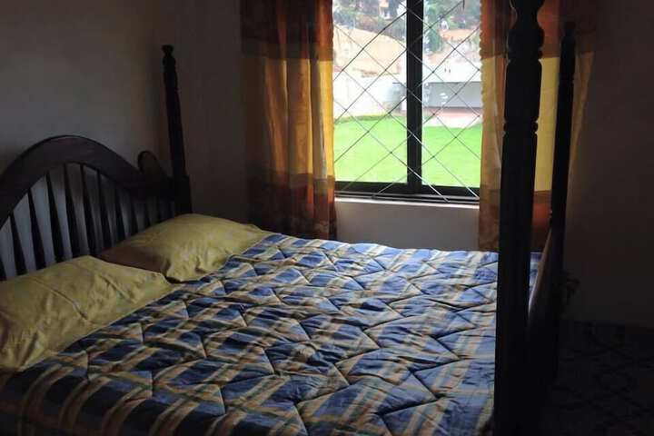 Room 5 of 10