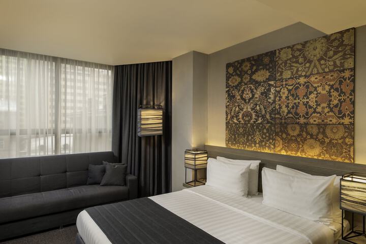 Room 16 of 46