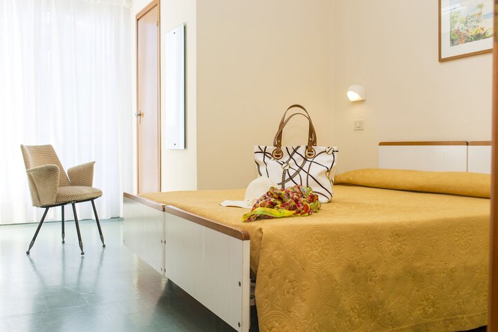 Room 14 of 39