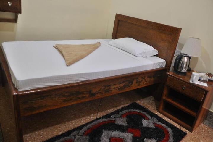 Room 4 of 19
