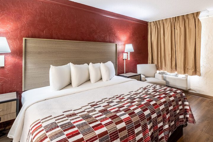 Room 10 of 35