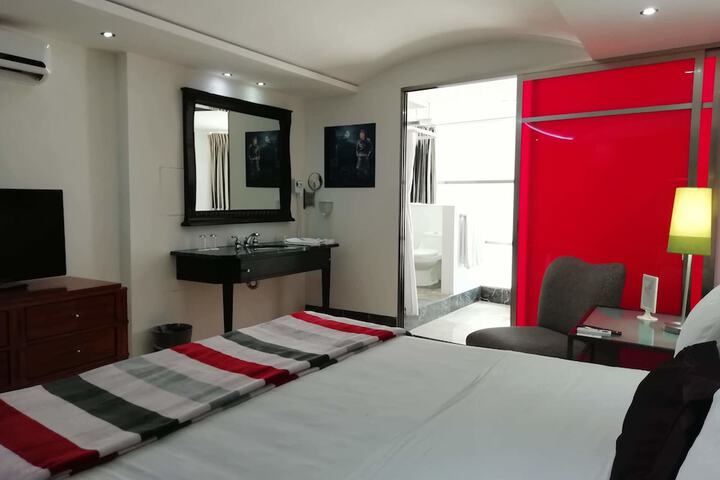 Room 4 of 60