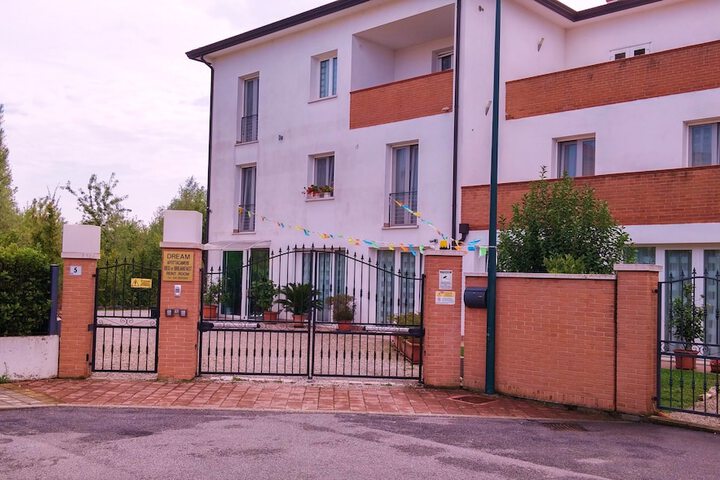 Hotel 145 of 170