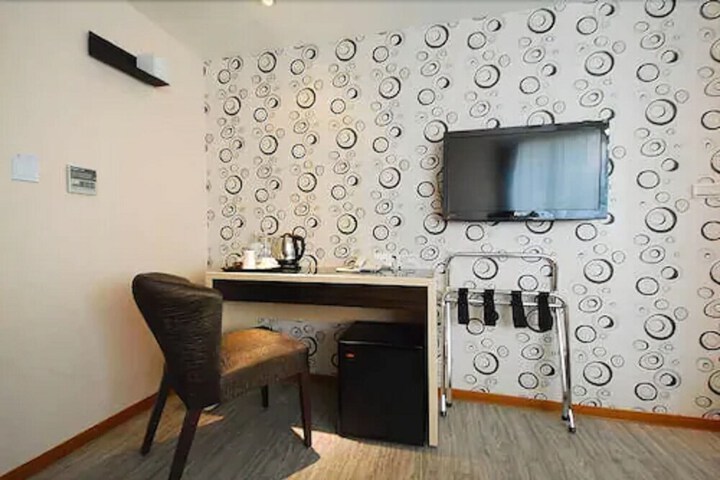 Room 15 of 25