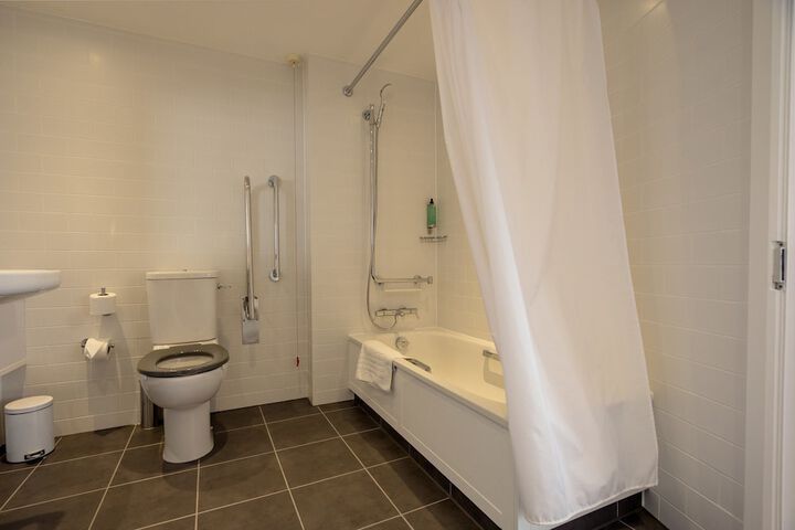 Room 20 of 210